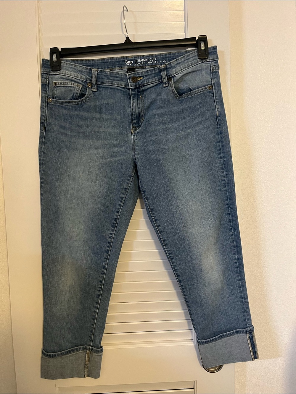 GAP Women's Light Blue Straight Crop Jeans with Cuffed Hem